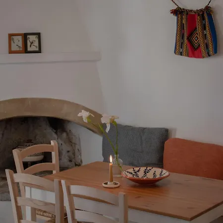 Borantza Stone House * Aroniadhiánika